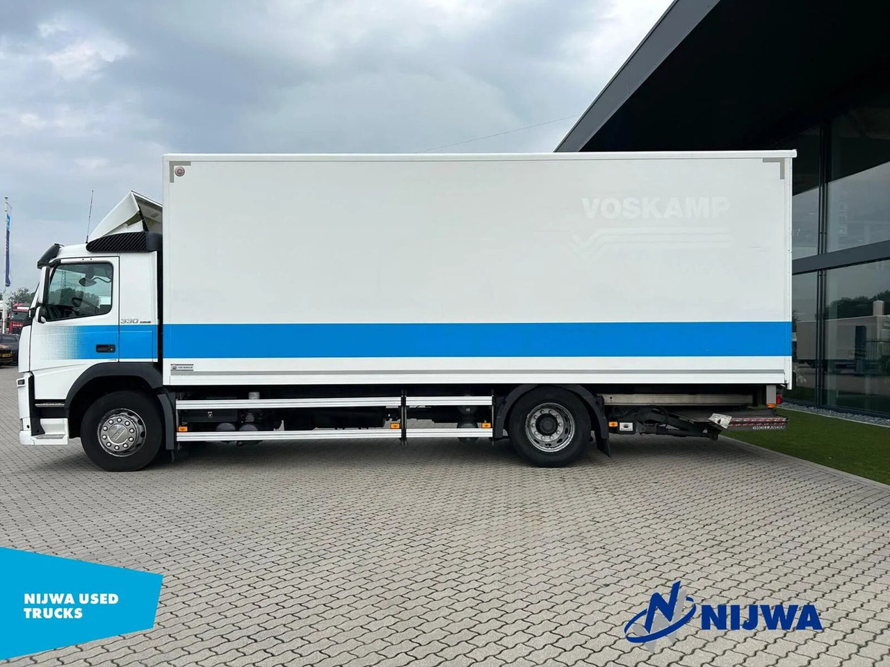 Volvo FM 330 Schuifzeil + Laadklep - Plachtový nákladní auto: obrázek 5 Volvo FM 330 Schuifzeil + Laadklep - Plachtový nákladní auto: obrázek 5