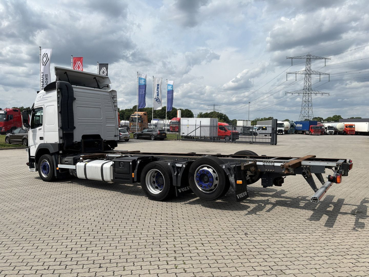 Volvo FM 450 6x2 BDF + Vangmuil - Kontejnérový podvozek/ Výměnná nástavba: obrázek 4 Volvo FM 450 6x2 BDF + Vangmuil - Kontejnérový podvozek/ Výměnná nástavba: obrázek 4