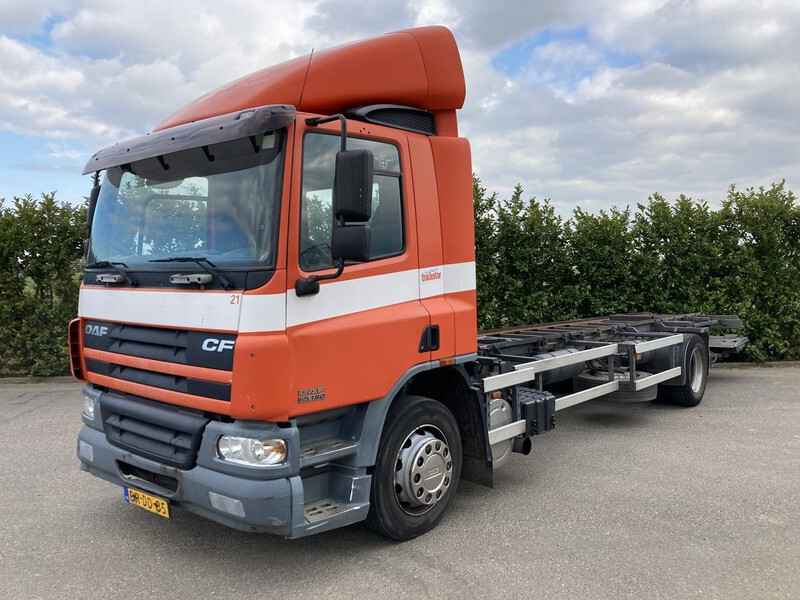 DAF FA CF65.180 Euro3 Manual / Laadklep - Podvozek s kabinou: obrázek 2 DAF FA CF65.180 Euro3 Manual / Laadklep - Podvozek s kabinou: obrázek 2