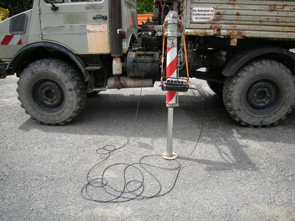 Unimog U1250 mit Kran - Dodávka sklápěč: obrázek 4 Unimog U1250 mit Kran - Dodávka sklápěč: obrázek 4