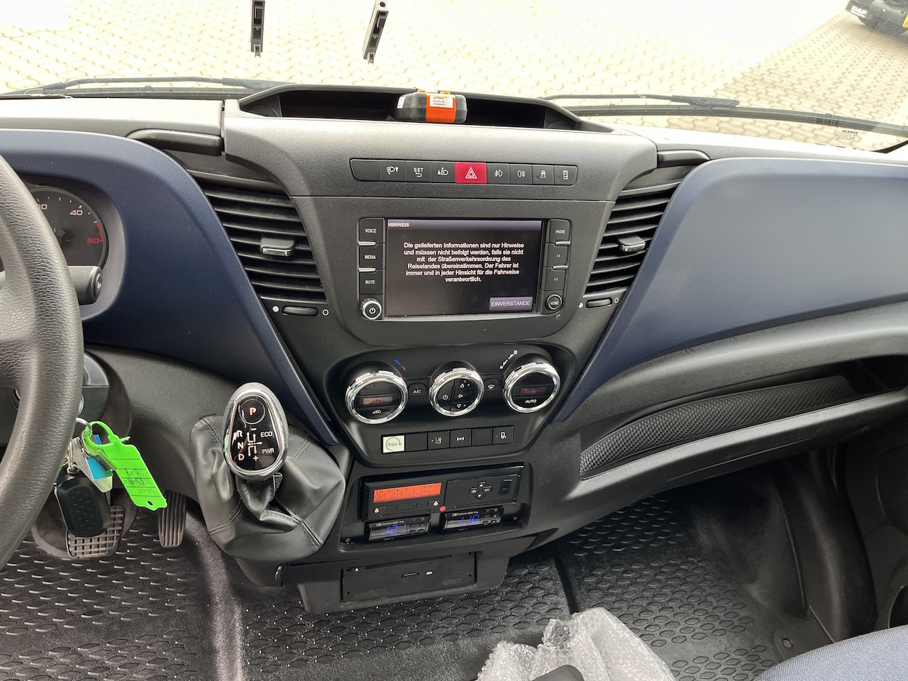 Iveco 70C18 Daily  Kühlkoffer mit Ladebordwand Konvekta - Dodávka: obrázek 2 Iveco 70C18 Daily  Kühlkoffer mit Ladebordwand Konvekta - Dodávka: obrázek 2