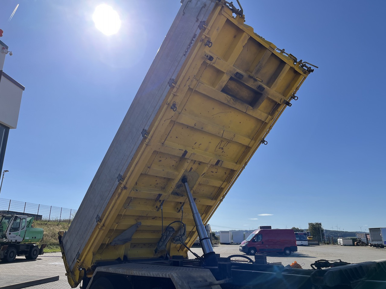 MAN TGS 28.480 6x4 4x4 Dreiseitenkipper Allrad Liftachse - Sklápěč: obrázek 2 MAN TGS 28.480 6x4 4x4 Dreiseitenkipper Allrad Liftachse - Sklápěč: obrázek 2