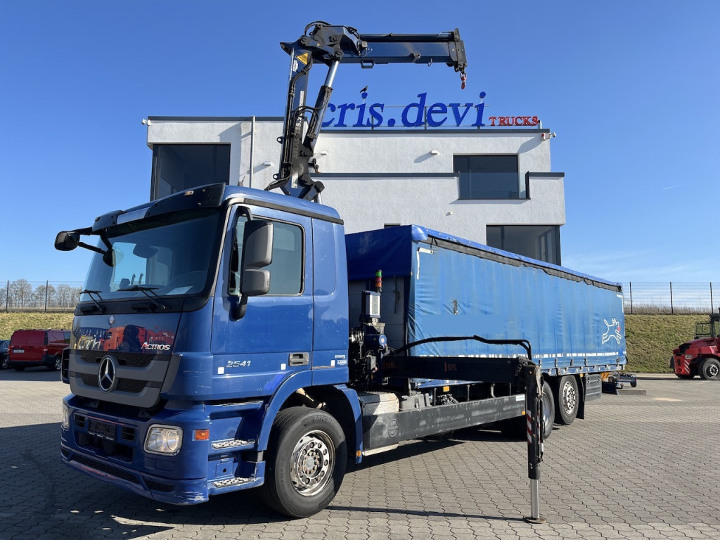 Mercedes-Benz 2541 6x2 Atlas 135.2E Pritsche 8,20 m Ausziehbar - Plachtový nákladní auto, Auto s hydraulickou rukou: obrázek 1 Mercedes-Benz 2541 6x2 Atlas 135.2E Pritsche 8,20 m Ausziehbar - Plachtový nákladní auto, Auto s hydraulickou rukou: obrázek 1