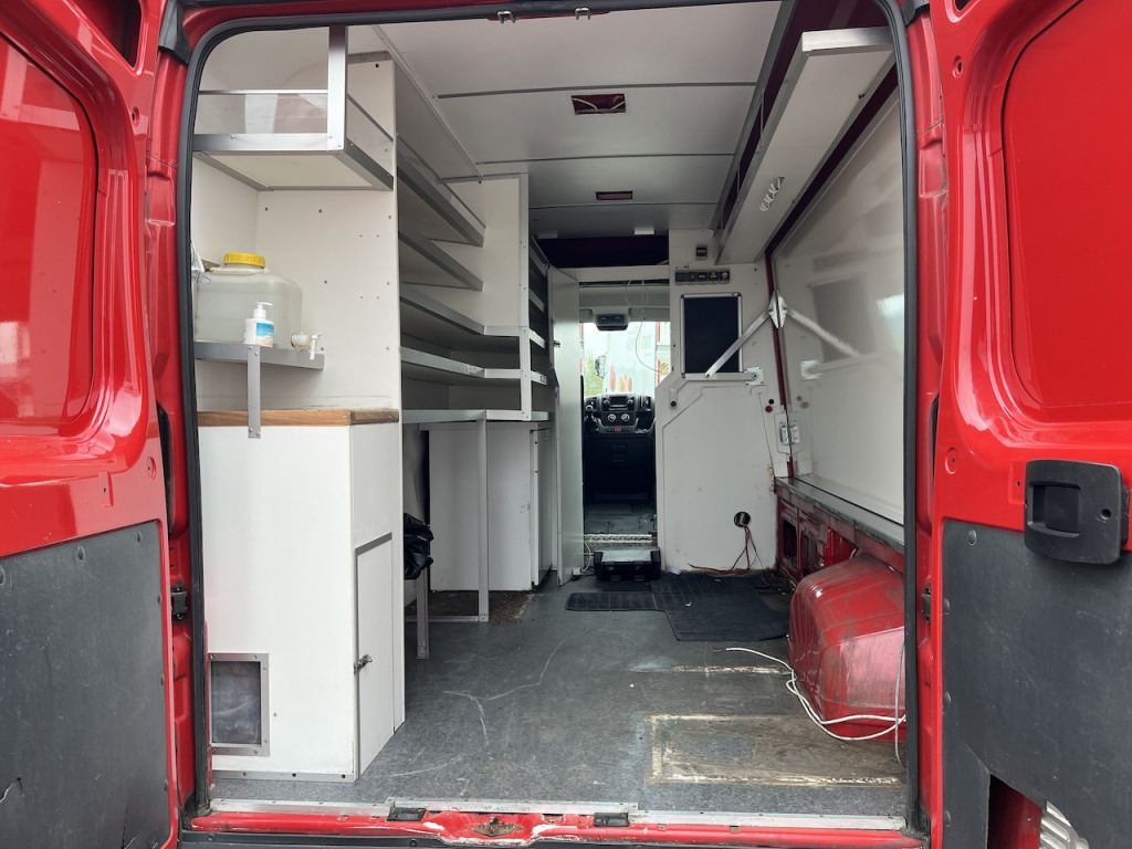 Peugeot Boxer Verkaufsfahrzeug Foodtruck - Pojízdná prodejna: obrázek 2 Peugeot Boxer Verkaufsfahrzeug Foodtruck - Pojízdná prodejna: obrázek 2