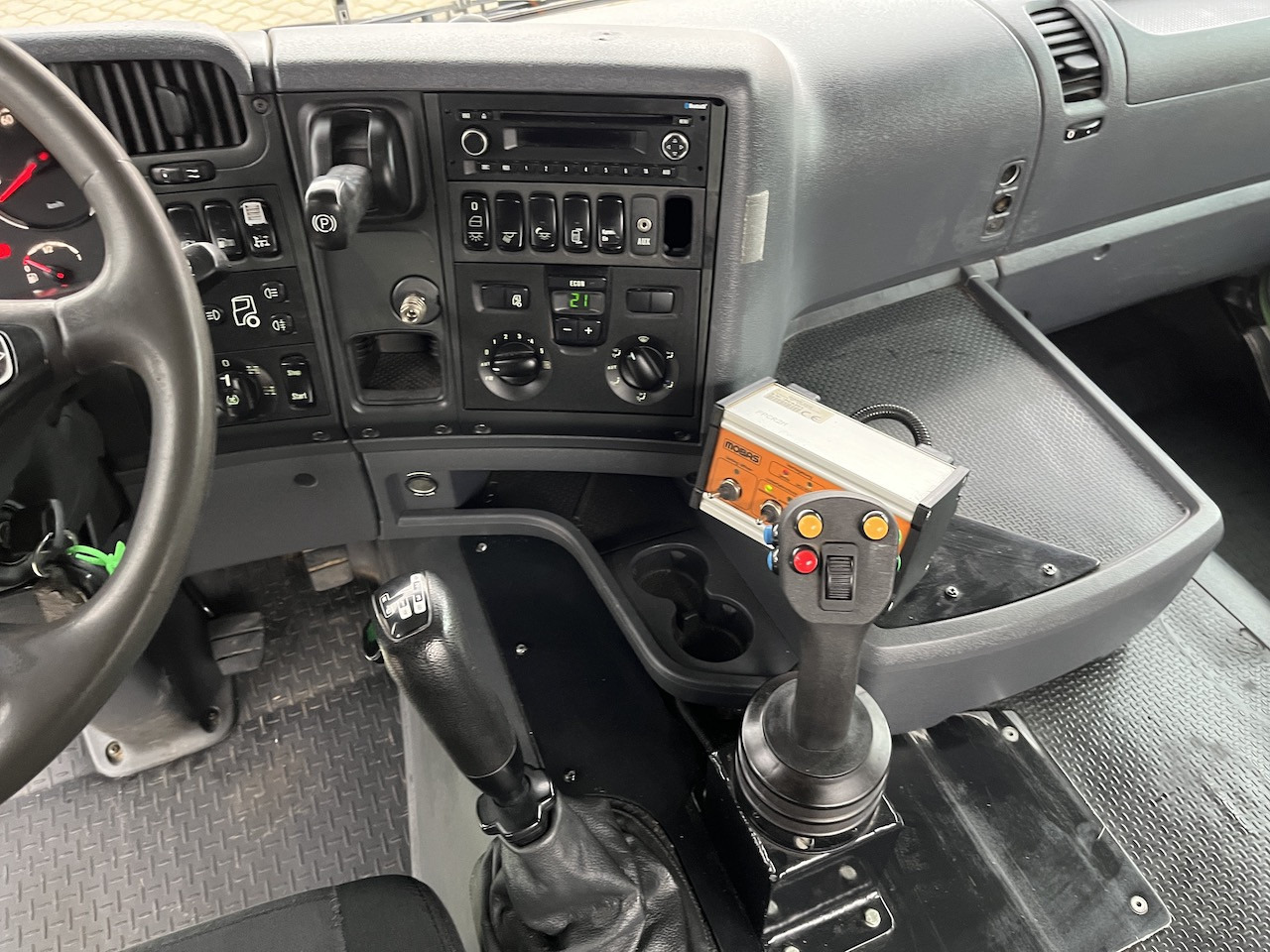 Scania G 450 8x4  Trösch Abrollkipper - Hákový nosič kontejnerů: obrázek 4 Scania G 450 8x4  Trösch Abrollkipper - Hákový nosič kontejnerů: obrázek 4