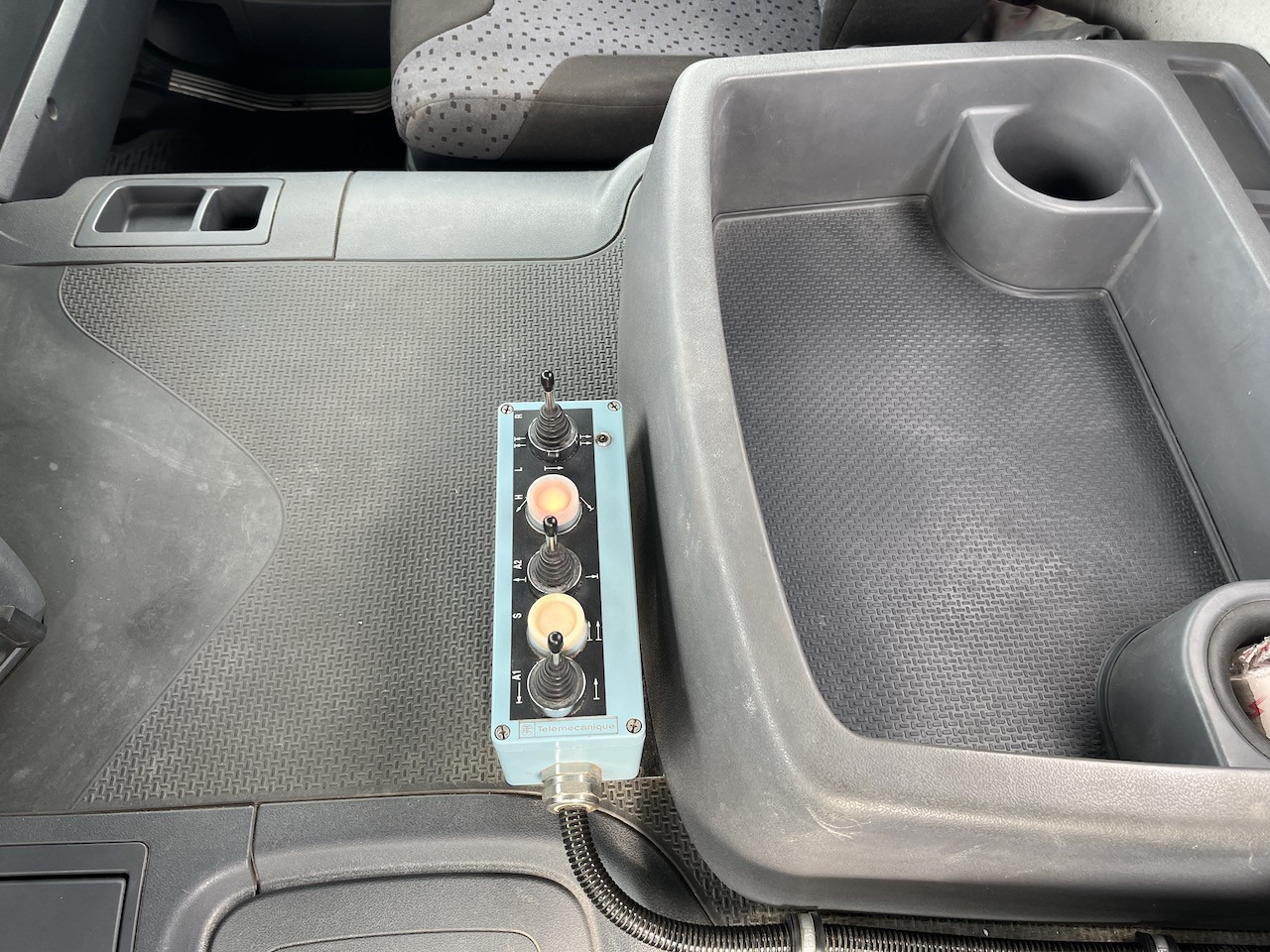 Scania P360 6x2 Trösch Absetzkipper Container - Ramenový nosič kontajnerov: obrázek 4 Scania P360 6x2 Trösch Absetzkipper Container - Ramenový nosič kontajnerov: obrázek 4