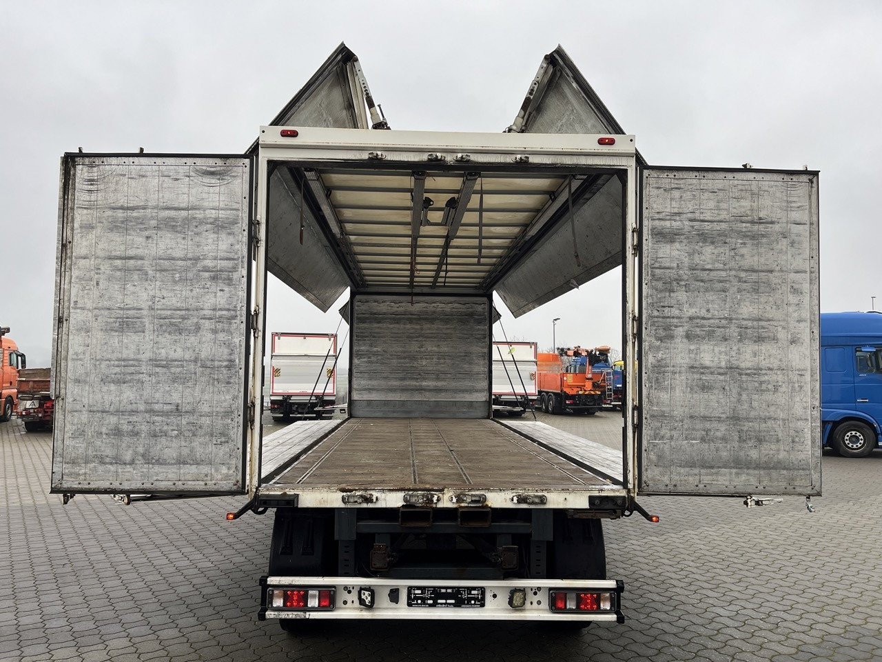 Scania R 450 6x2 Geränkezug + Orten Anhänger - Přepravník nápojů: obrázek 3 Scania R 450 6x2 Geränkezug + Orten Anhänger - Přepravník nápojů: obrázek 3