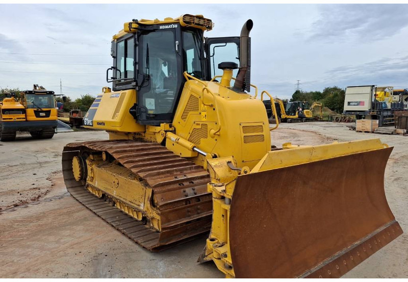 Komatsu D61PXI-24E0 - Buldozer: obrázek 1 Komatsu D61PXI-24E0 - Buldozer: obrázek 1