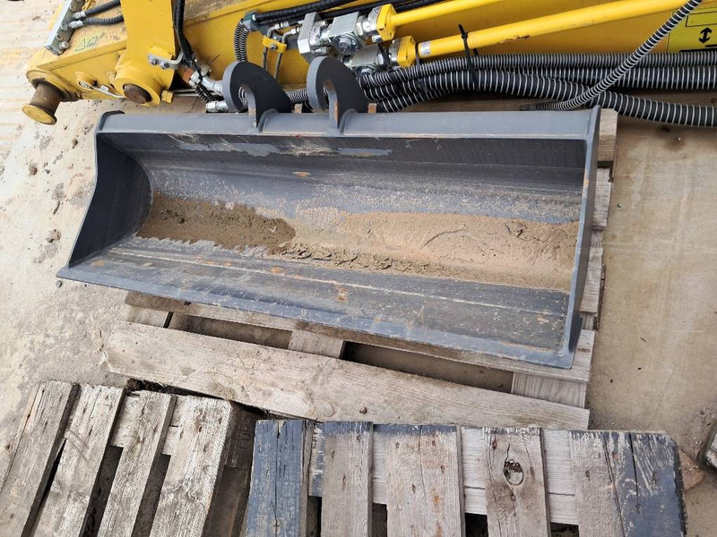 Komatsu PC24MR-5 NEW BUCKET SET + QC - Lžíce pro Stavební technika: obrázek 2 Komatsu PC24MR-5 NEW BUCKET SET + QC - Lžíce pro Stavební technika: obrázek 2