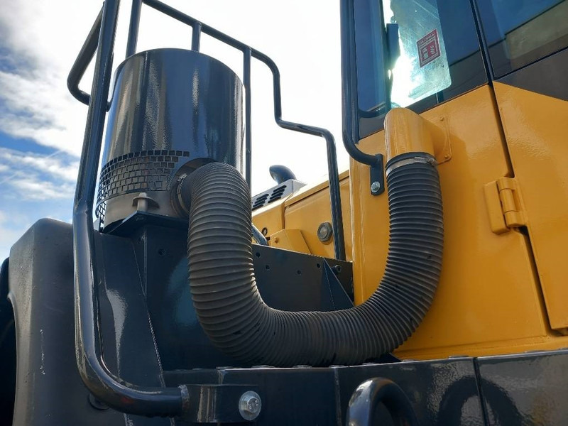 Komatsu WA480-8E0 - Kolový nakladač: obrázek 3 Komatsu WA480-8E0 - Kolový nakladač: obrázek 3