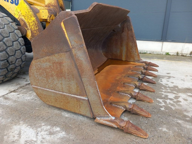 Komatsu WA500-7 - Kolový nakladač: obrázek 3 Komatsu WA500-7 - Kolový nakladač: obrázek 3