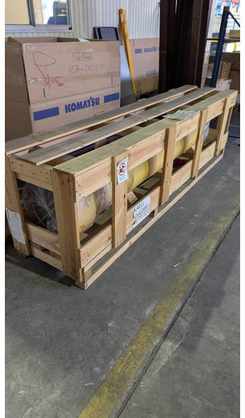 Nový Kolový nakladač Komatsu WA900-3: obrázek 1