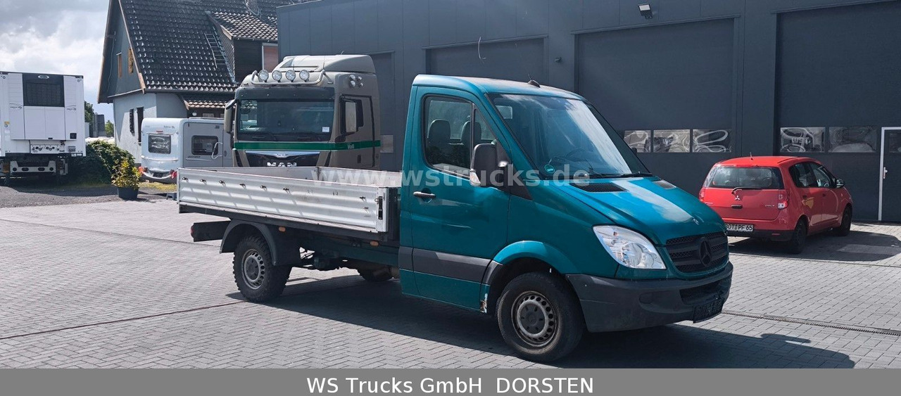 Mercedes-Benz Sprinter II Pritsche215 CDI - Dodávka valník: obrázek 2 Mercedes-Benz Sprinter II Pritsche215 CDI - Dodávka valník: obrázek 2
