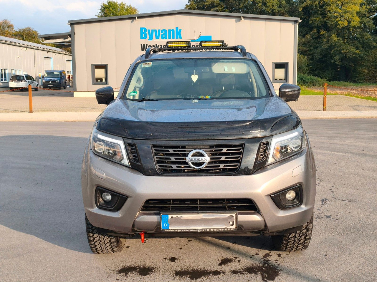 Nissan Navara NP300 N-Guard Double Cab 4x4 - SUV: obrázek 2 Nissan Navara NP300 N-Guard Double Cab 4x4 - SUV: obrázek 2