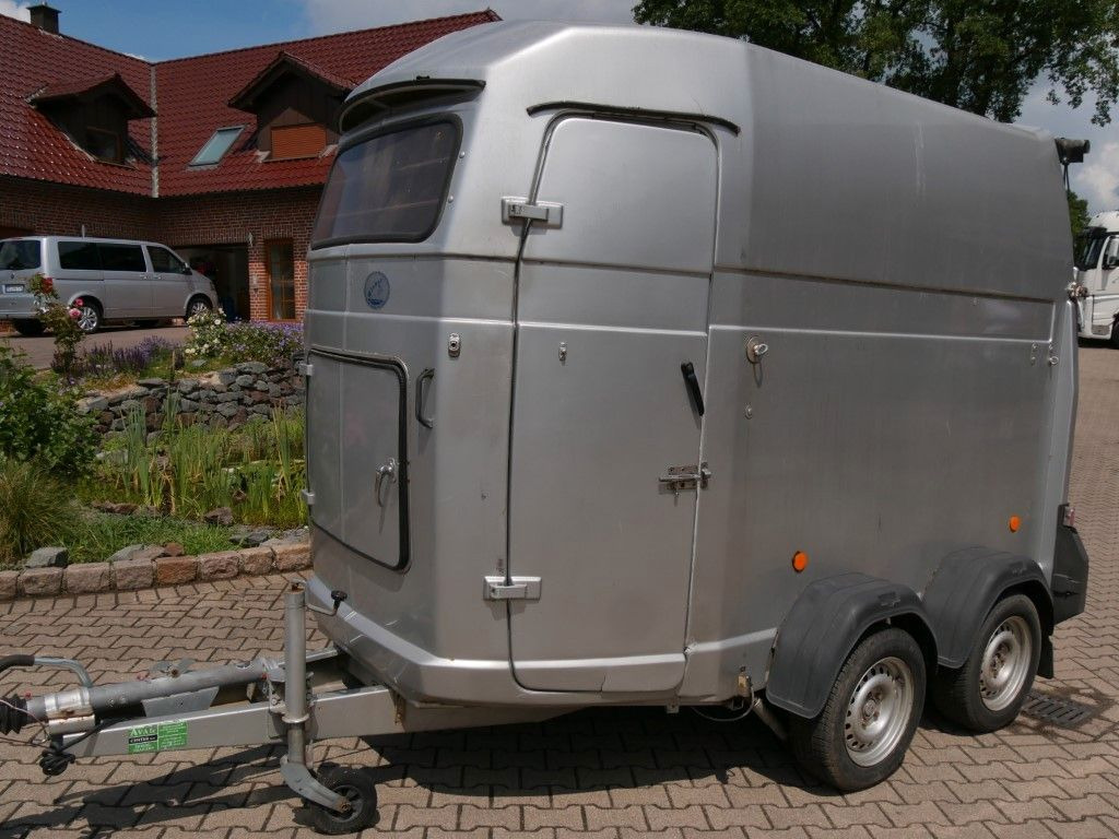 Westfalia Vollpoly 2 Pferde mit Sattelkammer - Přepravník na koně: obrázek 1 Westfalia Vollpoly 2 Pferde mit Sattelkammer - Přepravník na koně: obrázek 1