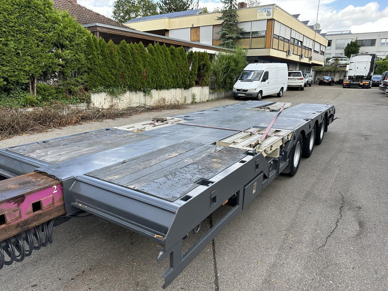 Broshuis Tele Semi Tieflader Luft 4.5 m auszieh u. 3 m verb Tele Semi Tieflader Luft 4.5 m auszieh u. 3 m verbreiterb. - Podvalníkový návěs: obrázek 5 Broshuis Tele Semi Tieflader Luft 4.5 m auszieh u. 3 m verb Tele Semi Tieflader Luft 4.5 m auszieh u. 3 m verbreiterb. - Podvalníkový návěs: obrázek 5