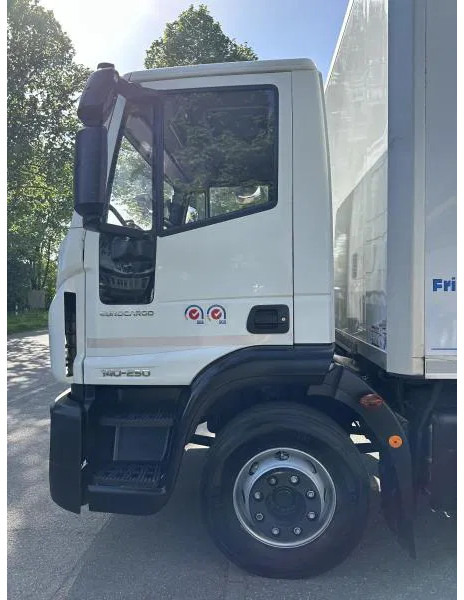 Iveco EuroCargo 140 140-250 Tiefkühl Multitemp Mitsubishi DIESEL - Chladírenský nákladní automobil: obrázek 3 Iveco EuroCargo 140 140-250 Tiefkühl Multitemp Mitsubishi DIESEL - Chladírenský nákladní automobil: obrázek 3