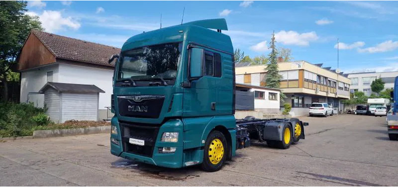 MAN TGX 26.440 FLL 6x2 Fahrgestell Intarder E6 - Podvozek s kabinou: obrázek 1 MAN TGX 26.440 FLL 6x2 Fahrgestell Intarder E6 - Podvozek s kabinou: obrázek 1