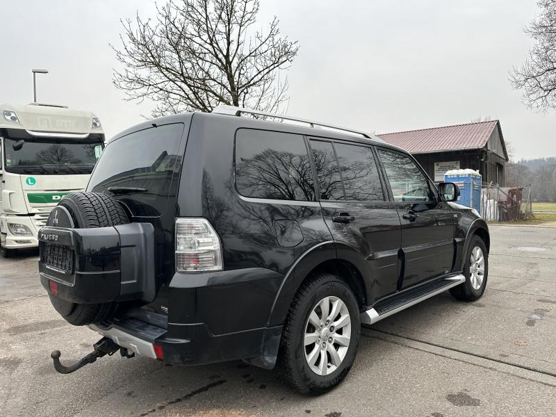 Mitsubishi PAJERO 3.2 TDI lang Leder*Klima*Aut*Navi*AHK*1. Hand*Euro4* Voll - SUV: obrázek 5 Mitsubishi PAJERO 3.2 TDI lang Leder*Klima*Aut*Navi*AHK*1. Hand*Euro4* Voll - SUV: obrázek 5