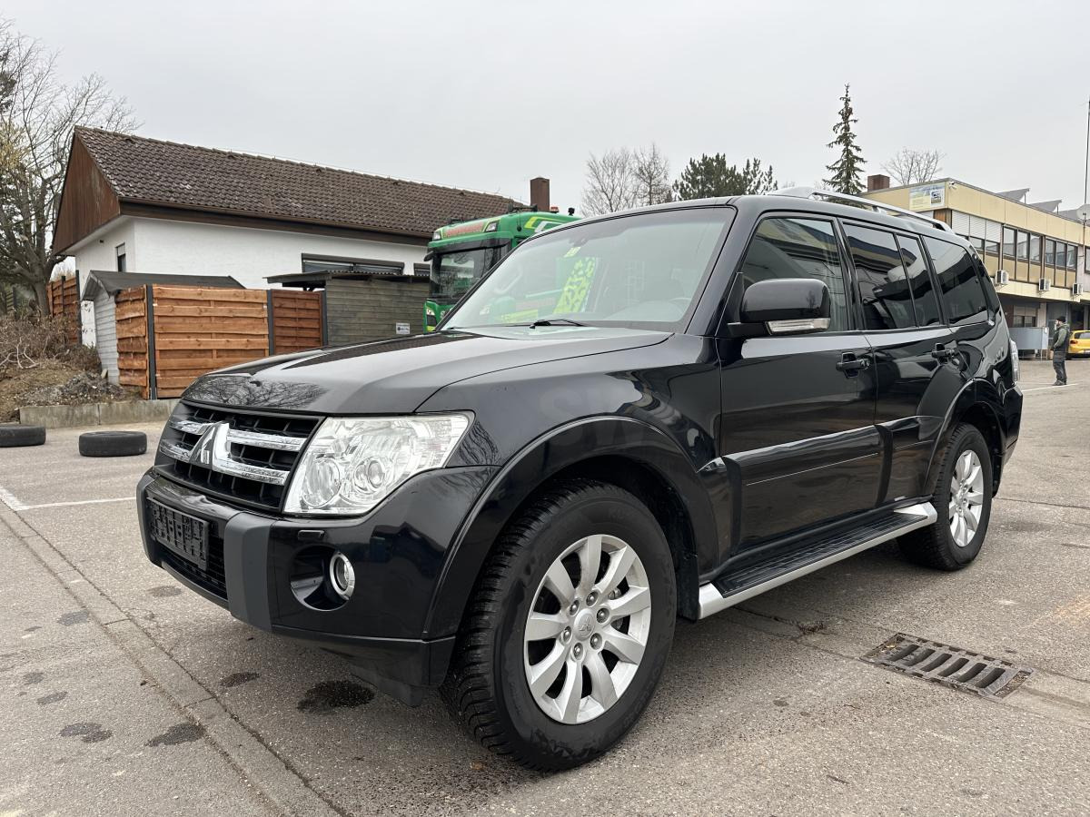 Mitsubishi PAJERO 3.2 TDI lang Leder*Klima*Aut*Navi*AHK*1. Hand*Euro4* Voll - SUV: obrázek 1 Mitsubishi PAJERO 3.2 TDI lang Leder*Klima*Aut*Navi*AHK*1. Hand*Euro4* Voll - SUV: obrázek 1