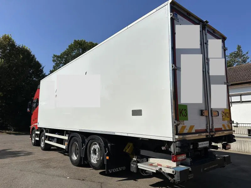 Volvo FH 16 550XL*8x2*Tief Kühlkoffer*ThermoKing*LBW - Chladírenský nákladní automobil: obrázek 3 Volvo FH 16 550XL*8x2*Tief Kühlkoffer*ThermoKing*LBW - Chladírenský nákladní automobil: obrázek 3