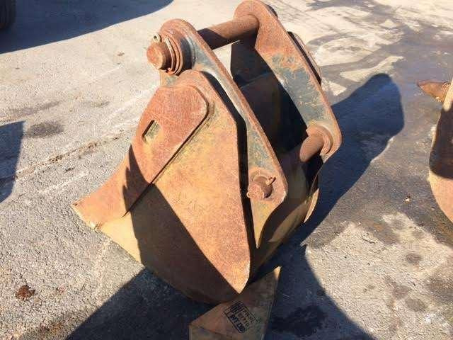 CATERPILLAR 430mm - Type Tractopelle - Lžíce na bagr: obrázek 4 CATERPILLAR 430mm - Type Tractopelle - Lžíce na bagr: obrázek 4