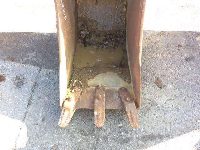 CATERPILLAR 430mm - type tractopelle - Lžíce na bagr: obrázek 2 CATERPILLAR 430mm - type tractopelle - Lžíce na bagr: obrázek 2