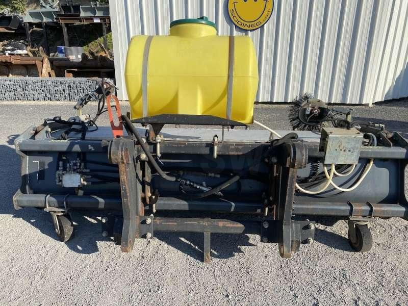 EMILY 2900mm - Attache Chargeurs CATERPILLAR / VOLVO - Zametač: obrázek 4 EMILY 2900mm - Attache Chargeurs CATERPILLAR / VOLVO - Zametač: obrázek 4