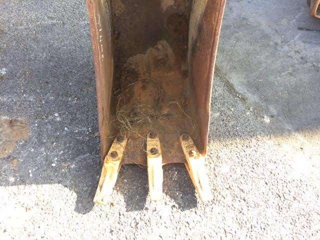 CATERPILLAR 415mm - Type Tractopelle - Jiná technika: obrázek 2 CATERPILLAR 415mm - Type Tractopelle - Jiná technika: obrázek 2