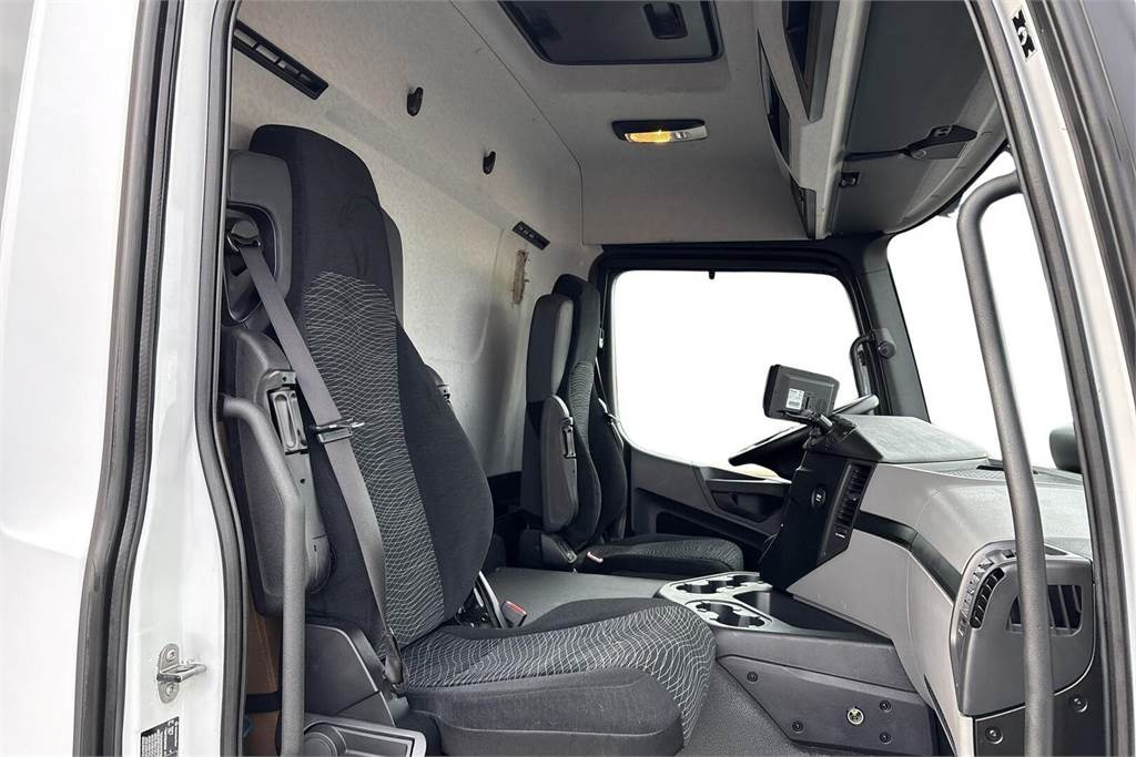 Skříňový nákladní auto Mercedes-Benz ACTROS 1827 5 KSA-kori +PL: obrázek 13