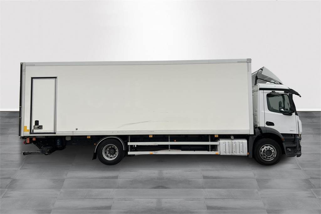 Mercedes-Benz ACTROS 1827L Ksa-kori + PL - Skříňový nákladní auto: obrázek 4 Mercedes-Benz ACTROS 1827L Ksa-kori + PL - Skříňový nákladní auto: obrázek 4