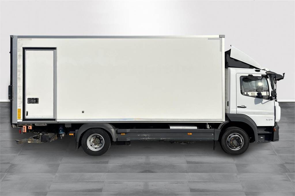 Mercedes-Benz ATEGO 1224L 4x2 Ksa-Umpikori +pl-nostin - Skříňový nákladní auto: obrázek 4 Mercedes-Benz ATEGO 1224L 4x2 Ksa-Umpikori +pl-nostin - Skříňový nákladní auto: obrázek 4
