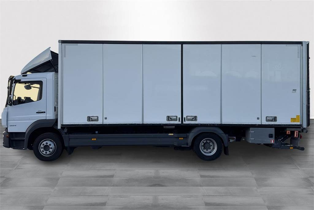Mercedes-Benz ATEGO 1224L UMPIKORI + PL - Skříňový nákladní auto: obrázek 2 Mercedes-Benz ATEGO 1224L UMPIKORI + PL - Skříňový nákladní auto: obrázek 2