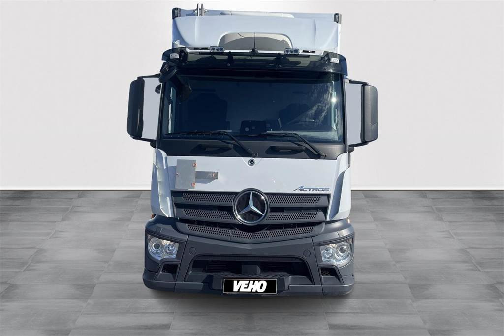 Mercedes-Benz Actros 1827 4x2 8,7m umpikori+PL nostin - Izotermický nákladní automobil: obrázek 2 Mercedes-Benz Actros 1827 4x2 8,7m umpikori+PL nostin - Izotermický nákladní automobil: obrázek 2