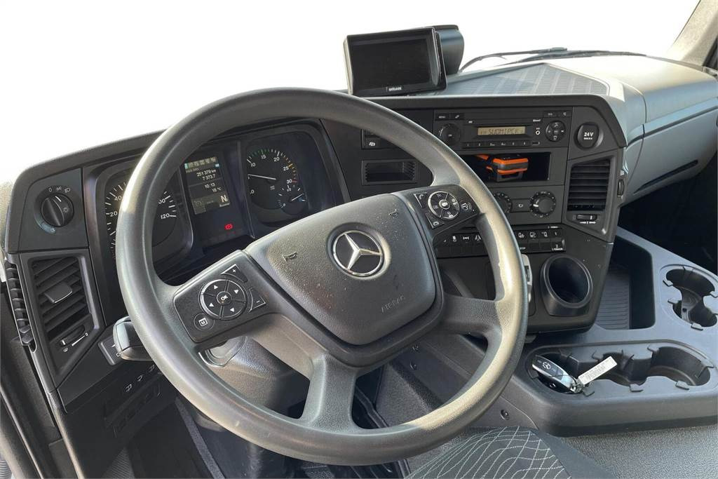 Izotermický nákladní automobil Mercedes-Benz Actros 1827 4x2 8,7m umpikori+PL nostin: obrázek 9