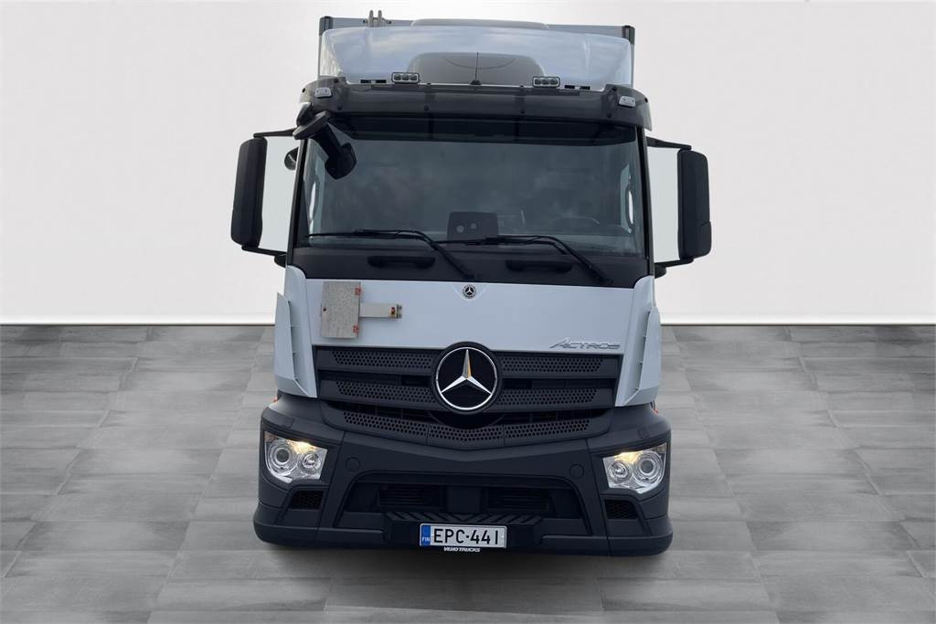 Mercedes-Benz Actros 1827 L 8,7m Ksa Umpikori - Skříňový nákladní auto: obrázek 2 Mercedes-Benz Actros 1827 L 8,7m Ksa Umpikori - Skříňový nákladní auto: obrázek 2