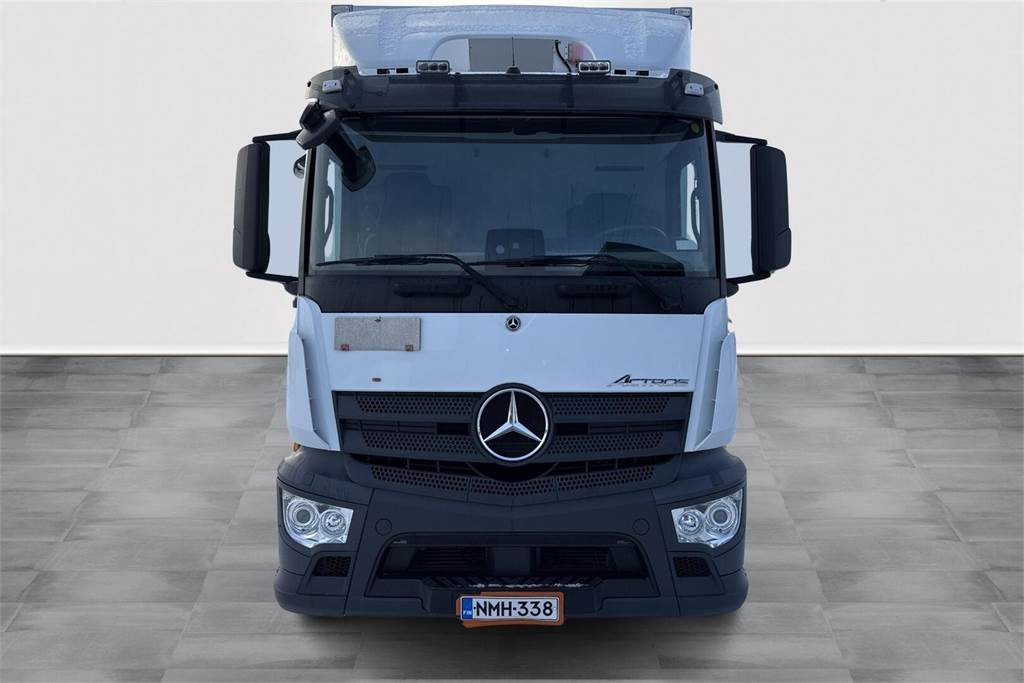Mercedes-Benz Actros 1827L 8,7m Ksa Umpikori - Skříňový nákladní auto: obrázek 2 Mercedes-Benz Actros 1827L 8,7m Ksa Umpikori - Skříňový nákladní auto: obrázek 2