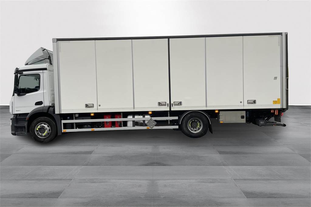 Mercedes-Benz Actros 1827L 8,7m Ksa Umpikori - Skříňový nákladní auto: obrázek 2 Mercedes-Benz Actros 1827L 8,7m Ksa Umpikori - Skříňový nákladní auto: obrázek 2