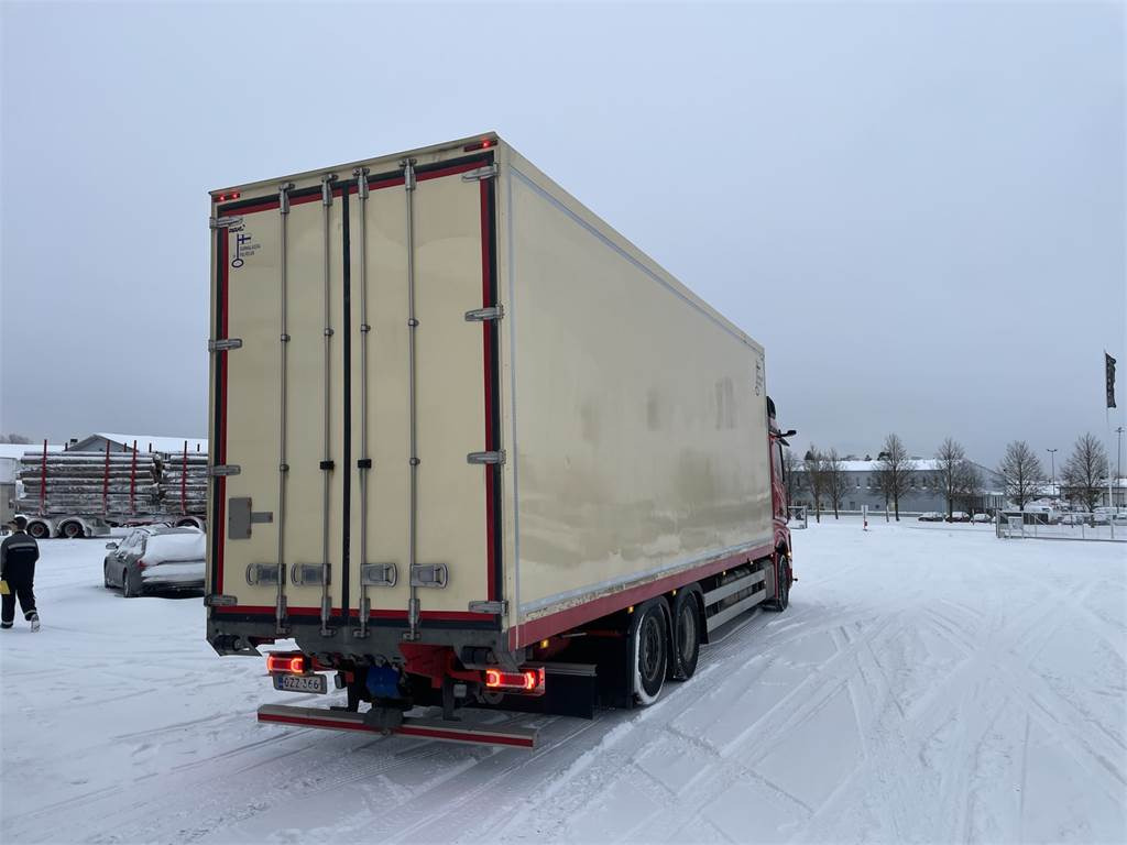 Mercedes-Benz Actros 5L 2553L Piako KSA rahtikori 9,5M - Skříňový nákladní auto: obrázek 3 Mercedes-Benz Actros 5L 2553L Piako KSA rahtikori 9,5M - Skříňový nákladní auto: obrázek 3