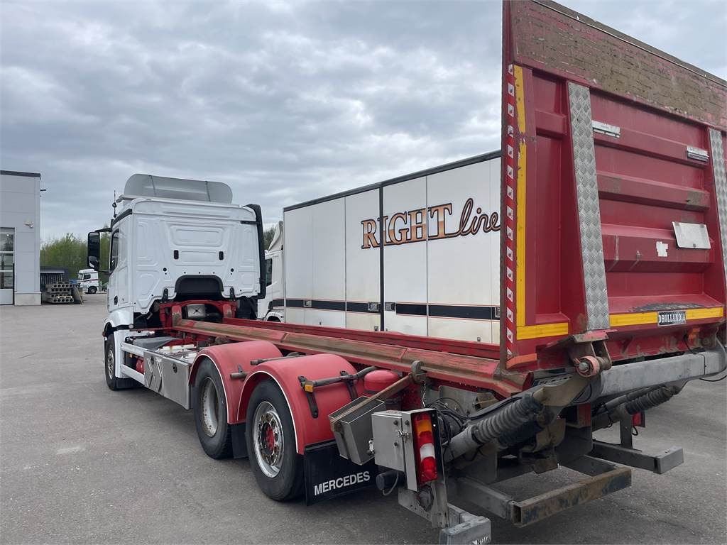 Mercedes-Benz Actros L 2551 L/6x2ENA - Podvozek s kabinou: obrázek 4 Mercedes-Benz Actros L 2551 L/6x2ENA - Podvozek s kabinou: obrázek 4