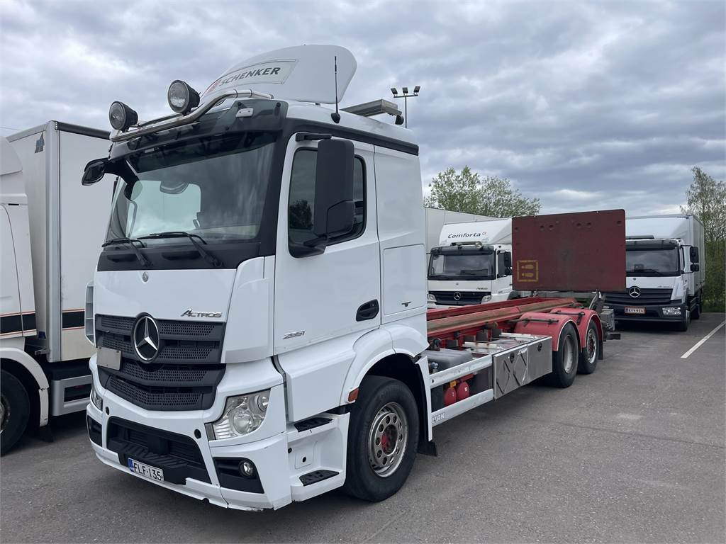 Mercedes-Benz Actros L 2551 L/6x2ENA - Podvozek s kabinou: obrázek 1 Mercedes-Benz Actros L 2551 L/6x2ENA - Podvozek s kabinou: obrázek 1