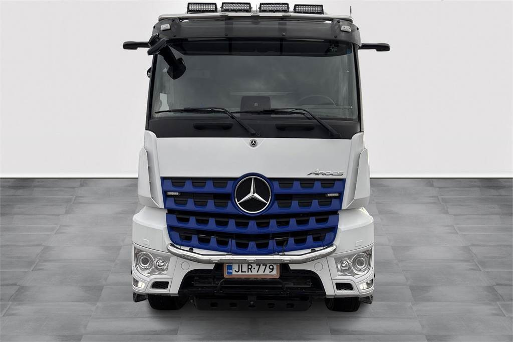 Mercedes-Benz Arocs 3253 8x4 koukkulaite - Hákový nosič kontejnerů: obrázek 2 Mercedes-Benz Arocs 3253 8x4 koukkulaite - Hákový nosič kontejnerů: obrázek 2