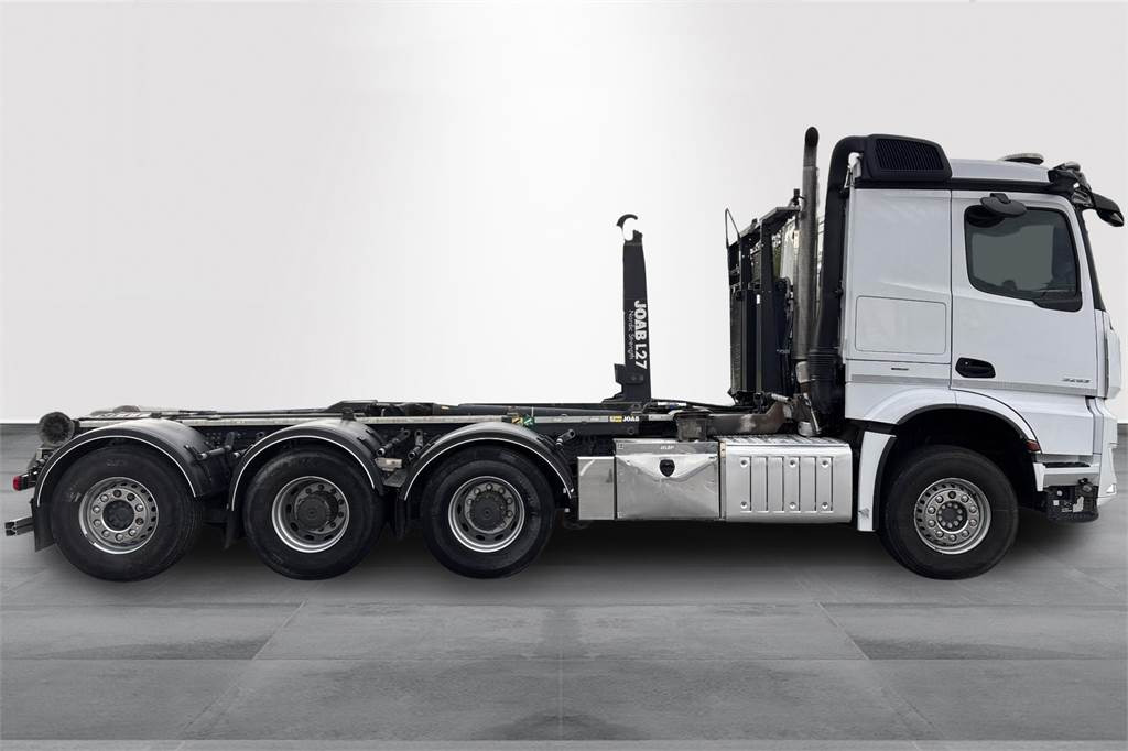 Mercedes-Benz Arocs 3253 8x4 koukkulaite - Hákový nosič kontejnerů: obrázek 4 Mercedes-Benz Arocs 3253 8x4 koukkulaite - Hákový nosič kontejnerů: obrázek 4