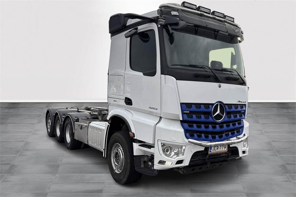 Mercedes-Benz Arocs 3253 8x4 koukkulaite - Hákový nosič kontejnerů: obrázek 3 Mercedes-Benz Arocs 3253 8x4 koukkulaite - Hákový nosič kontejnerů: obrázek 3
