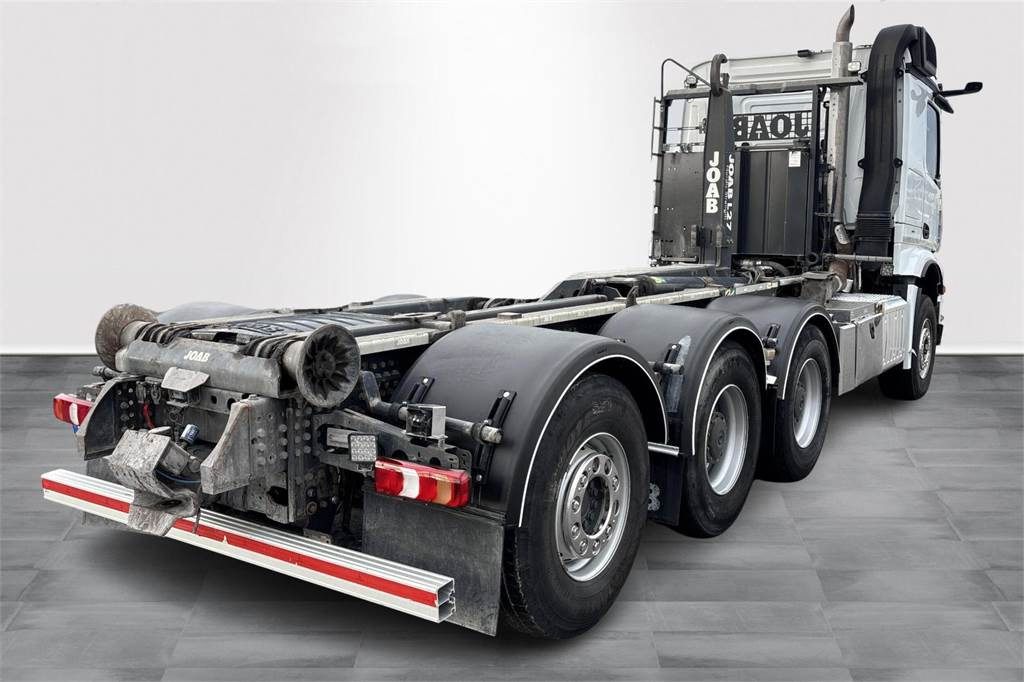 Mercedes-Benz Arocs 3253 8x4 koukkulaite - Hákový nosič kontejnerů: obrázek 5 Mercedes-Benz Arocs 3253 8x4 koukkulaite - Hákový nosič kontejnerů: obrázek 5