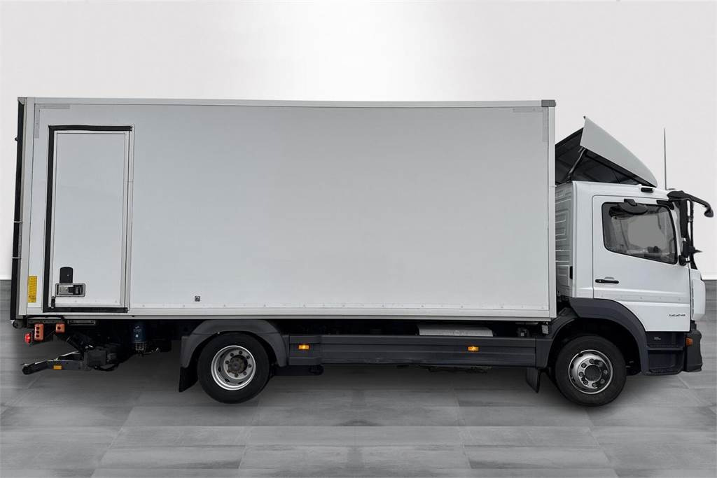 Mercedes-Benz Atego 1224L 6,2m KSA-kori + PL - Skříňový nákladní auto: obrázek 4 Mercedes-Benz Atego 1224L 6,2m KSA-kori + PL - Skříňový nákladní auto: obrázek 4