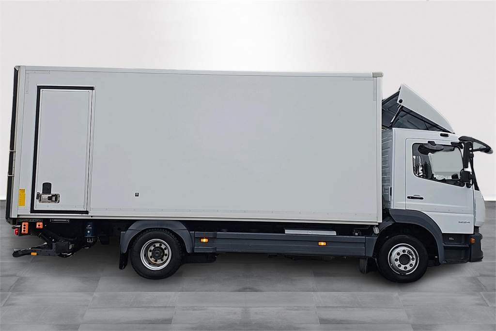 Mercedes-Benz Atego 1224L UMPIKORI + PL - Skříňový nákladní auto: obrázek 4 Mercedes-Benz Atego 1224L UMPIKORI + PL - Skříňový nákladní auto: obrázek 4