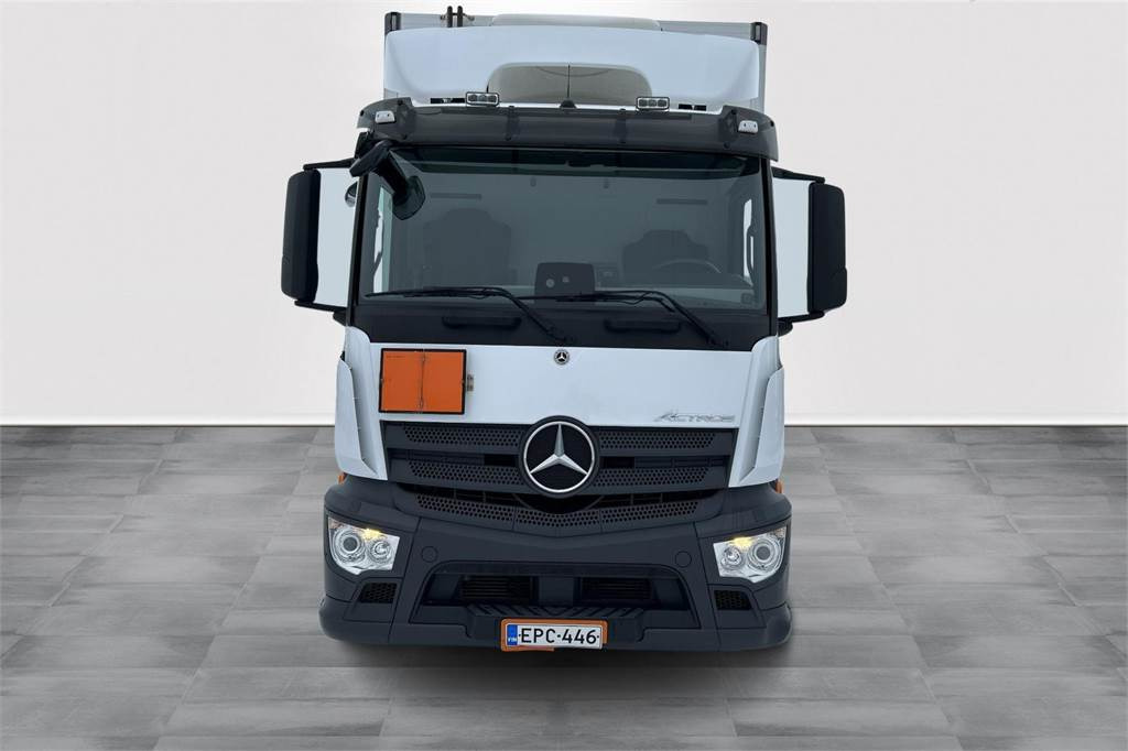 Mercedes-Benz Actros 1827 4x2 8,7m umpikori+PL nostin - Tahač: obrázek 2 Mercedes-Benz Actros 1827 4x2 8,7m umpikori+PL nostin - Tahač: obrázek 2