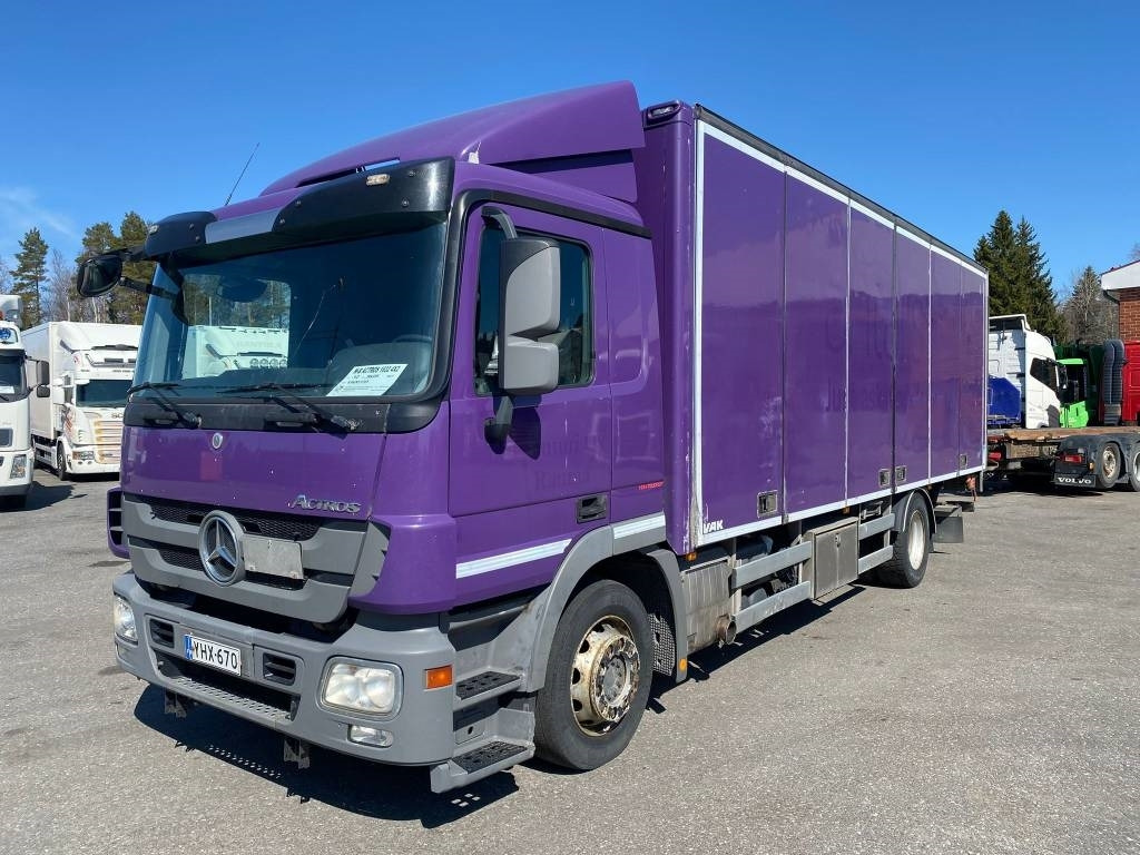 Mercedes-Benz Actros 1832 - Skříňový nákladní auto: obrázek 1 Mercedes-Benz Actros 1832 - Skříňový nákladní auto: obrázek 1