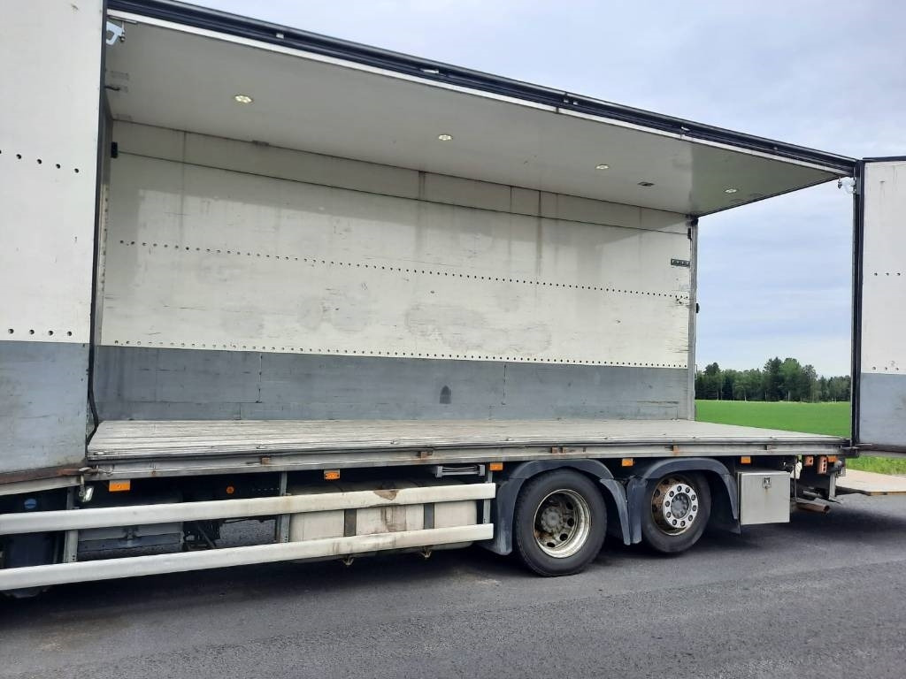 Mercedes-Benz Actros 2551 - Skříňový nákladní auto: obrázek 5 Mercedes-Benz Actros 2551 - Skříňový nákladní auto: obrázek 5